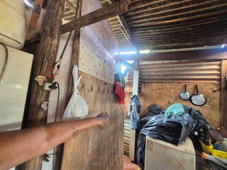 A cada chuva, ora&ccedil;&atilde;o e improviso viram defesa para quem mora em barraco