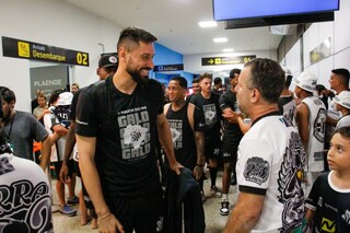 Oper&aacute;rio desembarca sob festa ap&oacute;s vaga hist&oacute;rica na Copa do Brasil