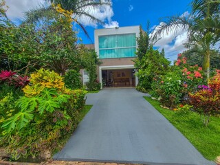 Varanda lotada de plantas vira at&eacute; &ldquo;ponto tur&iacute;stico&rdquo; no bairro