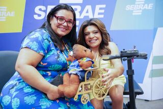 Pequena Lo ganha capivara cadeirante, prova tereré, sobá e chipa