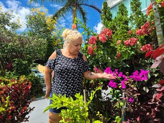Varanda lotada de plantas vira at&eacute; &ldquo;ponto tur&iacute;stico&rdquo; no bairro