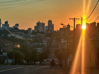 Quinta-feira ter&aacute; calor de at&eacute; 33&deg;C e pancadas isoladas em MS