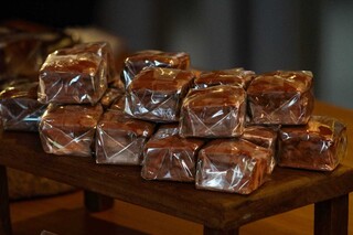 De ed&iacute;cula &agrave; doceria, p&atilde;o de mel foi virada na vida de Bruna