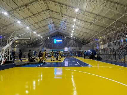 Ap&oacute;s tr&ecirc;s anos fechado, gin&aacute;sio reabre com reforma de R$ 5,8 milh&otilde;es