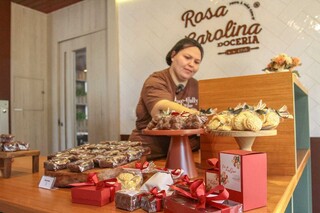 De ed&iacute;cula &agrave; doceria, p&atilde;o de mel foi virada na vida de Bruna