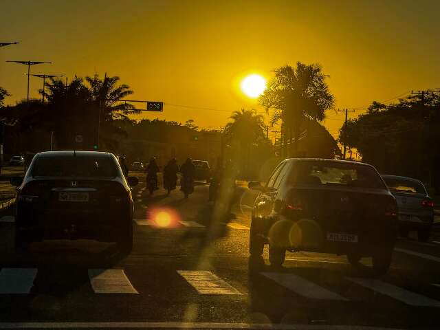 Fim de semana ser&aacute; de calor de at&eacute; 38&deg;C e risco de tempestades em MS