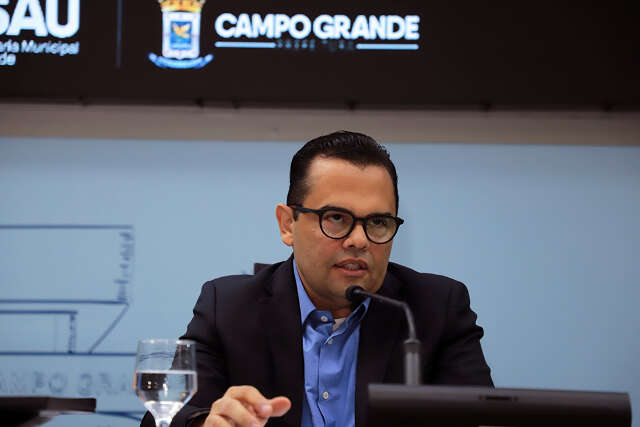 Secret&aacute;rio de sa&uacute;de admite falta de medicamentos e prev&ecirc; reposi&ccedil;&atilde;o em abril