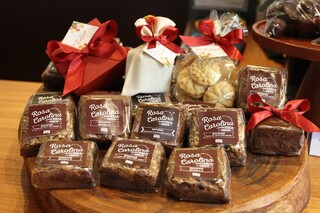 De ed&iacute;cula &agrave; doceria, p&atilde;o de mel foi virada na vida de Bruna