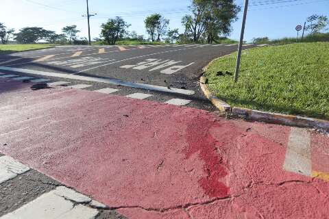 Condutor embriagado bate em moto de alta cilindrada e rapaz fica em estado grave