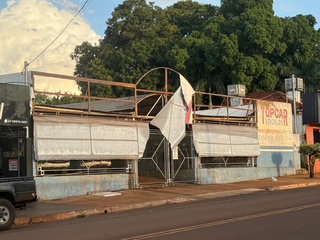 Temporal derruba &aacute;rvores e destelha casas na tarde deste s&aacute;bado