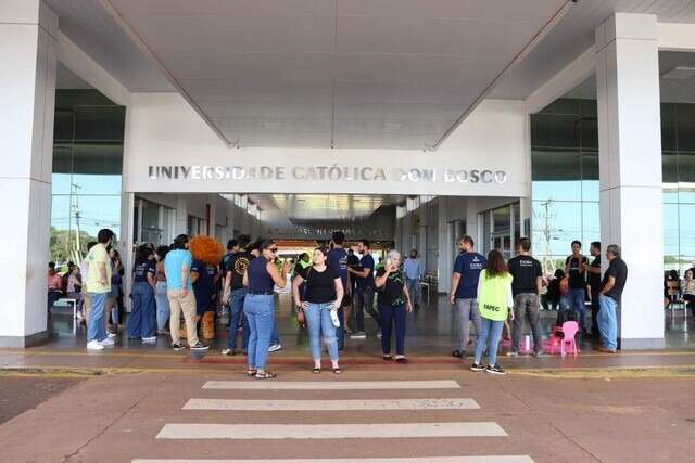 Voc&ecirc; encararia outra faculdade depois dos 40? Participe da enquete