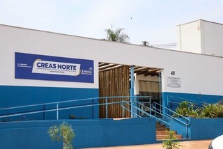 Criança e bebê são levados a abrigo após mãe abandonar casa durante a madrugada Criança e bebê são levados a abrigo após mãe abandonar casa durante a madrugada