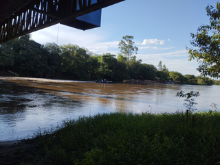 Pescador encontra corpo em decomposição no Rio Dourados Pescador encontra corpo em decomposição no Rio Dourados