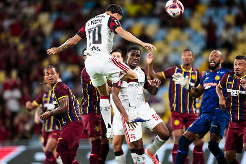 Flamengo marca 8 gols diante do Madureira e vai &agrave; final do Carioca
