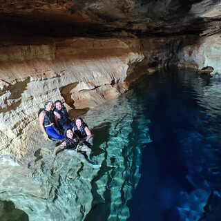 Irmãos levam mãe para celebrar 70 anos entre grutas e Pantanal baiano Irmãos levam mãe para celebrar 70 anos entre grutas e Pantanal baiano