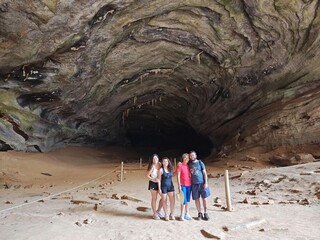 Irmãos levam mãe para celebrar 70 anos entre grutas e Pantanal baiano Irmãos levam mãe para celebrar 70 anos entre grutas e Pantanal baiano