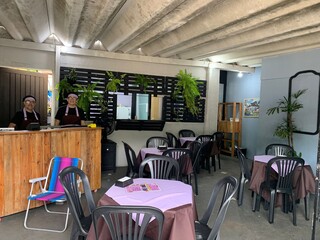 Garagem de casal vira point com hot dog coreano, crepe e caldo de cana