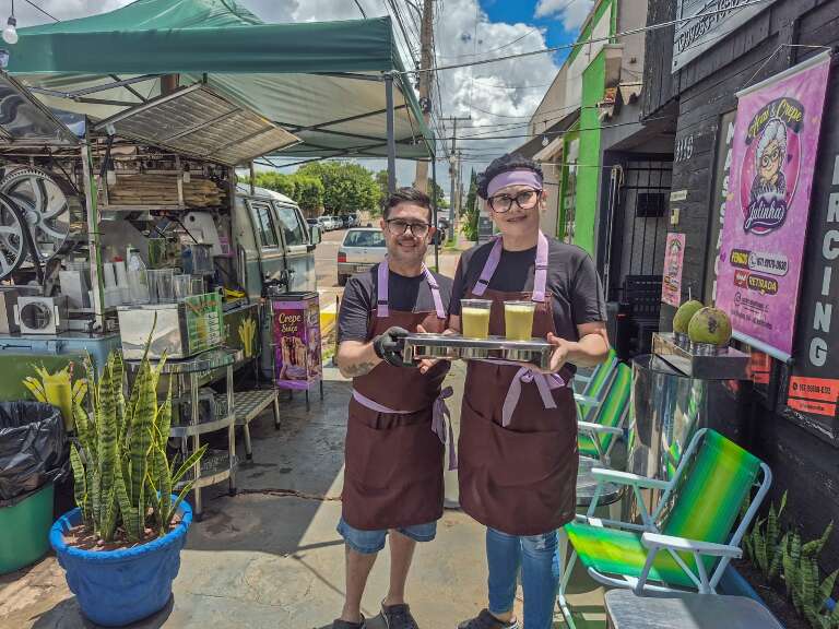 Garagem de casal vira point com hot dog coreano, crepe e caldo de cana