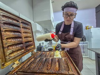 Garagem de casal vira point com hot dog coreano, crepe e caldo de cana