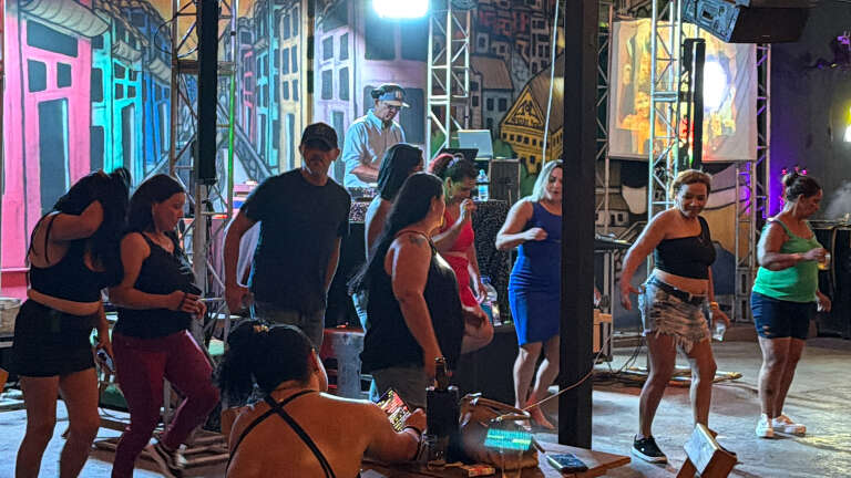 No Guanandi, bar mistura essência da Bahia e pista de flashback
