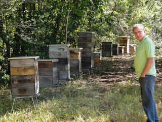 Fugindo da 2ª Guerra, polonês deixou legado à família pioneira no mel em MS Fugindo da 2ª Guerra, polonês deixou legado à família pioneira no mel em MS