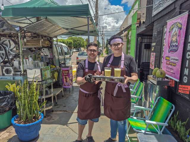 Garagem de casal vira point com hot dog coreano, crepe e caldo de cana