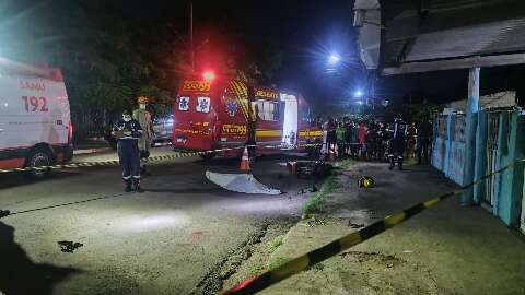 Motociclista &eacute; encontrado morto e pol&iacute;cia investiga acidente