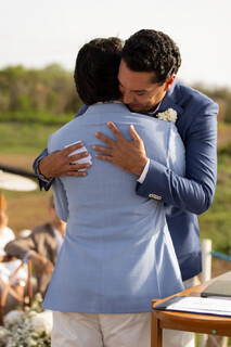 Mar de Fernando de Noronha virou altar para o amor de Kaio e Rafael Mar de Fernando de Noronha virou altar para o amor de Kaio e Rafael