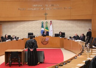 Por invasão de privacidade, justiça manda vizinho mudar posição de câmeras Por invasão de privacidade, justiça manda vizinho mudar posição de câmeras