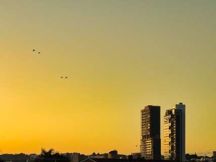 Sol entre nuvens e calor de at&eacute; 36&deg;C marcam o in&iacute;cio de semana em MS