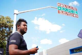 Placa na Mato Grosso guia motoristas &agrave; contram&atilde;o e longe do Parque dos Poderes