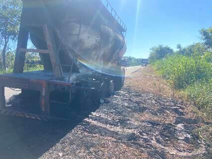 Motorista solta cavalo mec&acirc;nico e evita que inc&ecirc;ndio destrua carreta