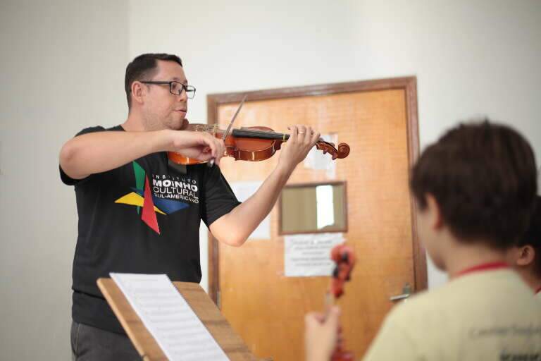 Abre inscrições para oficina de música voltada a crianças e adolescentes