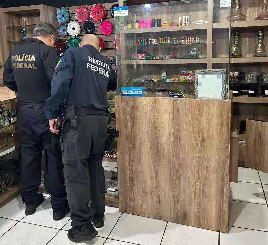 PF mira contrabando de cigarros eletr&ocirc;nicos e fecha f&aacute;brica clandestina