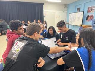 Curso gratuito orienta jovens sobre currículo e emprego Curso gratuito orienta jovens sobre currículo e emprego