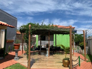 Orlando protege chamam&eacute; em casa de madeira escondida no Tiradentes