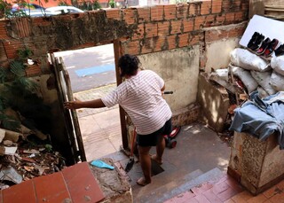 “Ele tem família, foi um descuido”, diz mãe de menino levado para abrigo “Ele tem família, foi um descuido”, diz mãe de menino levado para abrigo