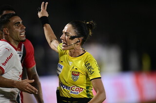 Zagueiro que atacou &aacute;rbitra de MS com fala machista &eacute; suspenso por 12 jogos