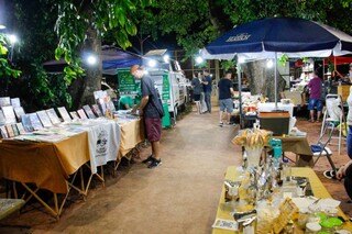 Feira em quadra de esportes &eacute; tradi&ccedil;&atilde;o h&aacute; 12 anos &agrave;s quartas-feiras