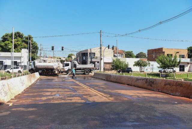 Ap&oacute;s um m&ecirc;s, tr&acirc;nsito na ponte da Rua Bom Sucesso com Ernesto Geisel &eacute; liberado