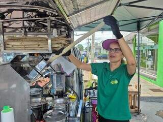 Caldo de cana com maracuj&aacute; batido virou aposta de casal em garaparia