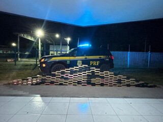 PRF apreende 182 quilos de coca&iacute;na em compartimento de caminh&atilde;o