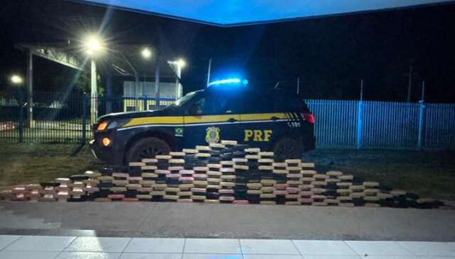 PRF apreende 182 quilos de coca&iacute;na em compartimento de caminh&atilde;o