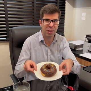 Famoso por analogias com &ldquo;rosquinha e pirulito&rdquo;, m&eacute;dico palestra na Capital