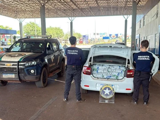 Em persegui&ccedil;&atilde;o, motorista abandona carro em movimento com 400 kg de agrot&oacute;xicos 