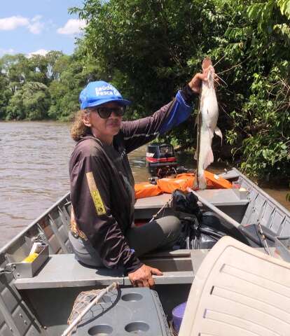 Pescadora fez do rio sua sobreviv&ecirc;ncia e se tornou refer&ecirc;ncia no setor