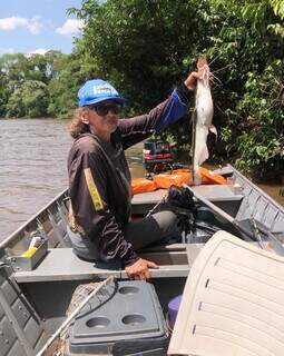 Pescadora fez do rio sua sobreviv&ecirc;ncia e se tornou refer&ecirc;ncia no setor