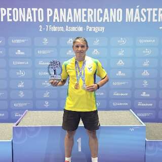 Multimedalhista de MS disputa torneio m&aacute;ster de t&ecirc;nis de mesa no Peru