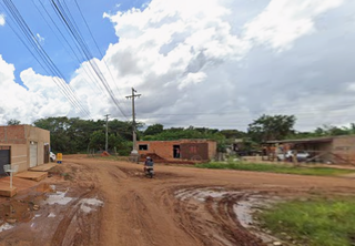 Cozinheiro é esfaqueado em quadra esportiva, foge e pede ajuda em mercearia Cozinheiro é esfaqueado em quadra esportiva, foge e pede ajuda em mercearia