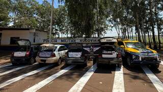 Persegui&ccedil;&atilde;o a comboio termina com carro capotado e contrabando apreendido